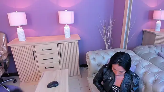 scarlet edwars online show from 22, 2, 2025