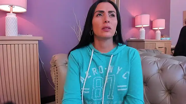 scarlet edwars online show from 7, 3, 2025