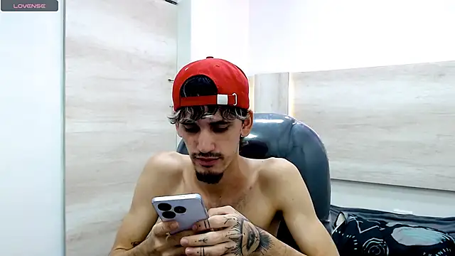 Dirty Kingg online show from 15, 2, 2025