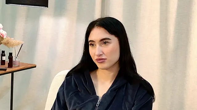 Snapshot of LynnaHandley chatting on 7, 2, 2025 LynnaHandley online show from 7, 2, 2025