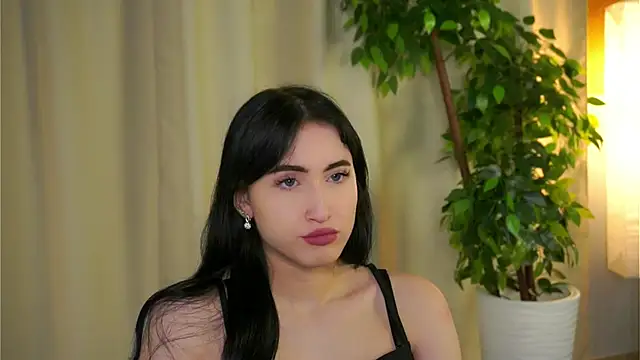 Snapshot of LynnaHandley chatting on 17, 2, 2025 LynnaHandley online show from 17, 2, 2025