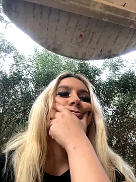 Snapshot of hotamanda01 chatting on 28, 11, 2025 hotamanda01 online show from 28, 11, 2025