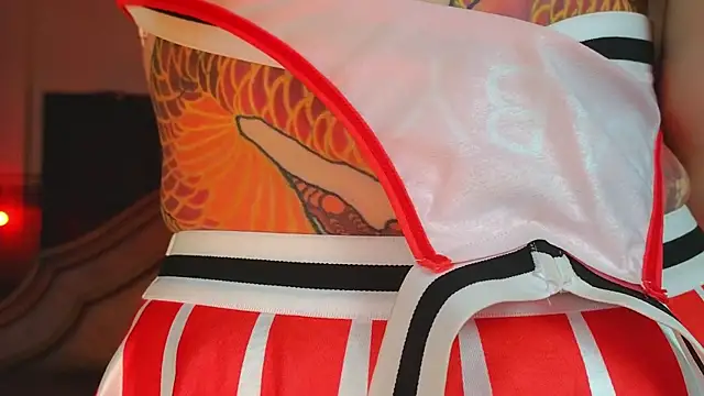 Snapshot of DemiDee chatting on 24, 12, 2024 DemiDee online show from 24, 12, 2024