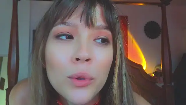 Snapshot of DemiDee chatting on 8, 2, 2025 DemiDee online show from 8, 2, 2025