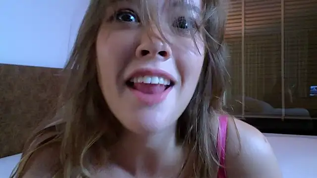 Snapshot of DemiDee chatting on 24, 10, 2025 DemiDee online show from 24, 10, 2025