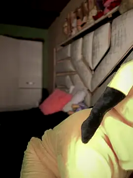 Laura-Khalifa online show from 15, 9, 2025