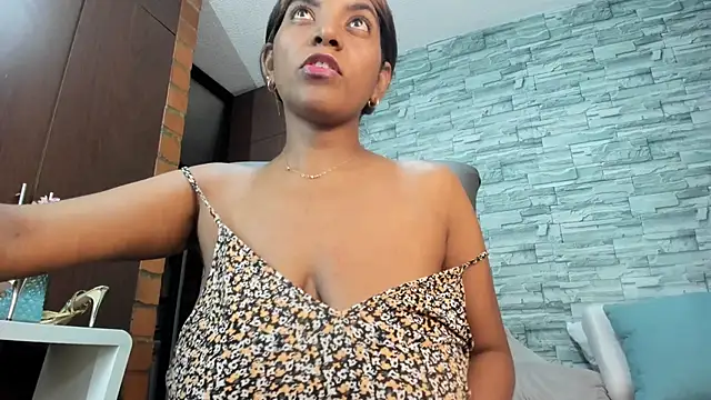 Snapshot of nicollesofia2 chatting on 5, 3, 2025 nicollesofia2 online show from 5, 3, 2025