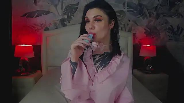 Snapshot of MaeveMoon chatting on 20, 5, 2026 MaeveMoon online show from 20, 5, 2026
