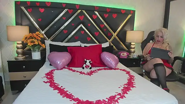 SophieWinsloow online show from 14, 2, 2025