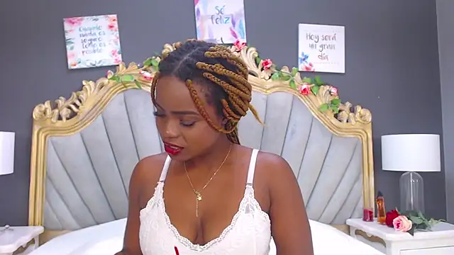 Snapshot of LindaBird chatting on 20, 3, 2025 LindaBird online show from 20, 3, 2025