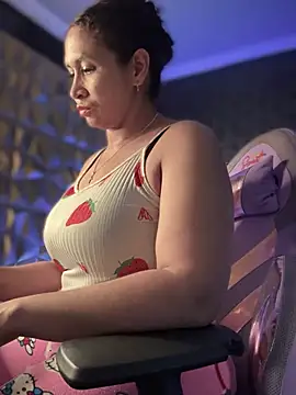 Snapshot of Carola-Ross chatting on 2, 3, 2025 Carola-Ross online show from 2, 3, 2025