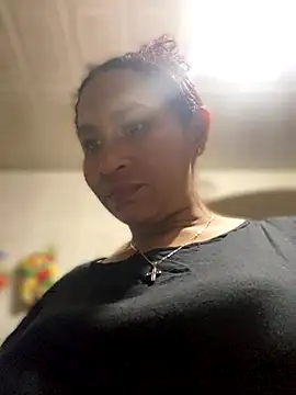 Snapshot of Carola-Ross chatting on 19, 9, 2025 Carola-Ross online show from 19, 9, 2025