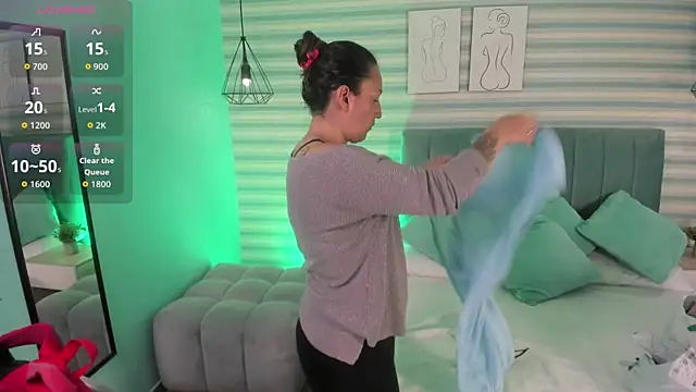 abby apple online show from 11, 10, 2025