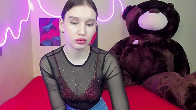 EvelinaLuu online show from 12, 2, 2025