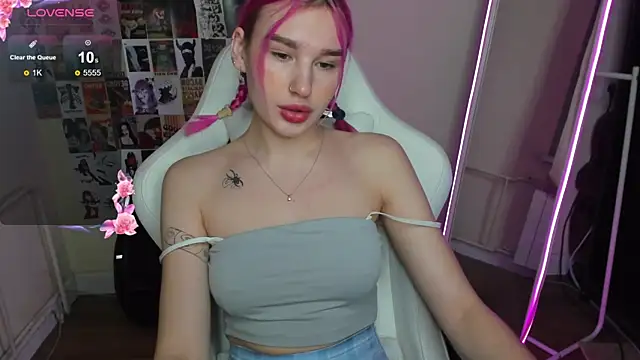 EvelinaLuu online show from 4, 12, 2025