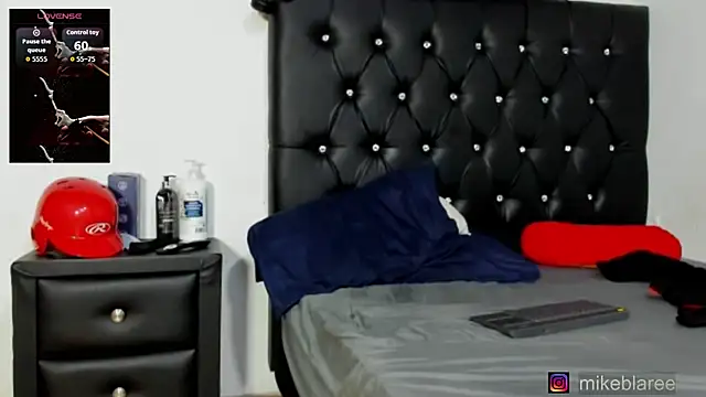 Snapshot of mikeblaree chatting on 11, 6, 2026 mikeblaree online show from 11, 6, 2026