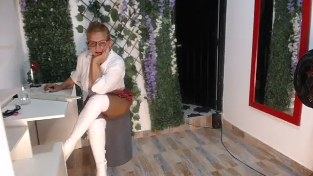 StephyJones1 online show from 25, 9, 2025