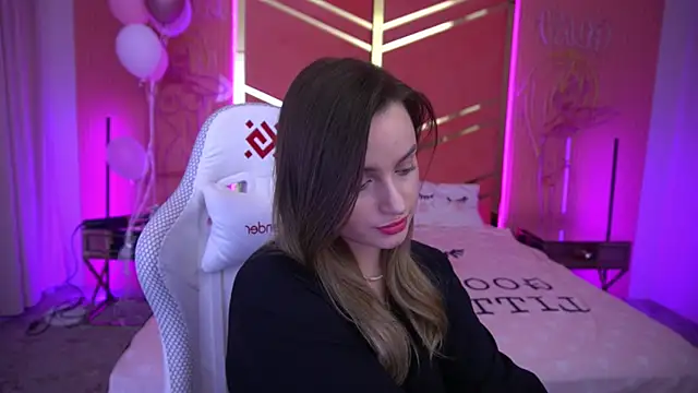 LindsieGreyy online show from 9, 3, 2025