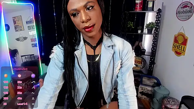 Snapshot of anuvyz_miller_ chatting on 19, 11, 2025 anuvyz miller online show from 19, 11, 2025