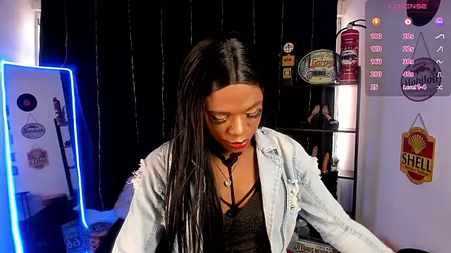 Snapshot of anuvyz_miller_ chatting on 9, 2, 2026 anuvyz miller online show from 9, 2, 2026