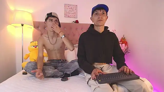 Snapshot of MaikyCooper chatting on 26, 2, 2025 MaikyCooper online show from 26, 2, 2025