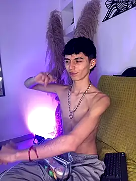 Snapshot of MaikyCooper chatting on 13, 9, 2025 MaikyCooper online show from 13, 9, 2025