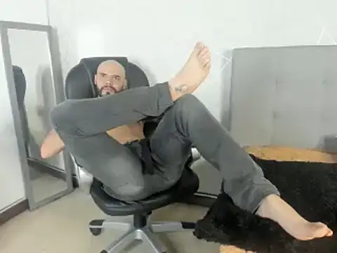 Luke Diaz7 online show from 13, 2, 2025