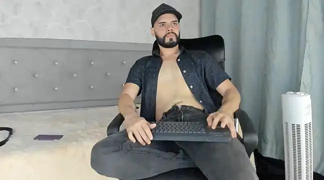 Luke Diaz7 online show from 21, 2, 2025