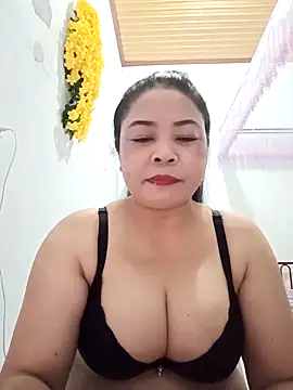 Baby-bigtits2024 online show from 14, 3, 2025