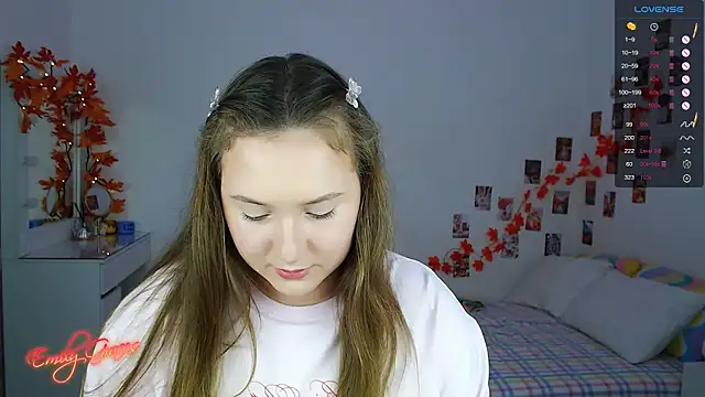 Snapshot of EmilyxxGraces chatting on 17, 11, 2025 EmilyxxGraces online show from 17, 11, 2025