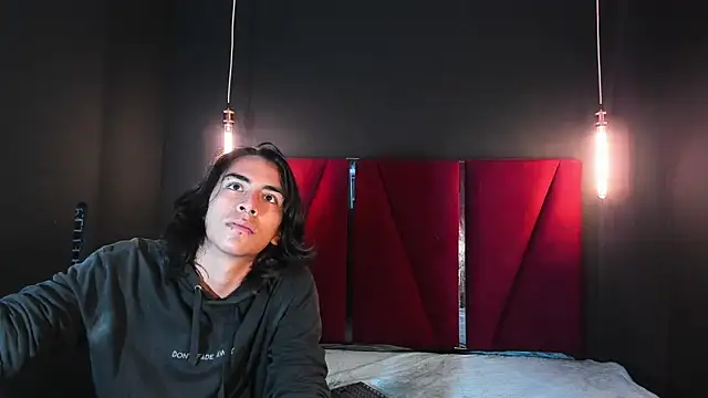 ParanoidTemptaion  online show from 25, 2, 2025