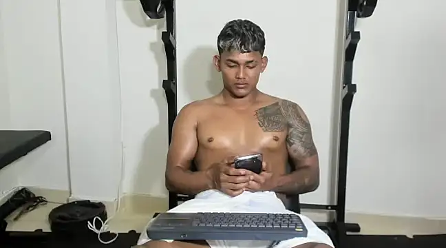 Blackhot000 online show from 25, 2, 2025