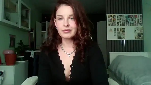 MollyBer online show from 15, 6, 2026