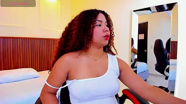 Snapshot of MELINAMARTINS chatting on 10, 3, 2025 MELINAMARTINS online show from 10, 3, 2025