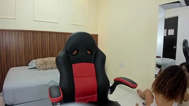 Snapshot of MELINAMARTINS chatting on 2, 10, 2025 MELINAMARTINS online show from 2, 10, 2025