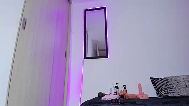 MELINAMARTINS online show from 13, 3, 2026