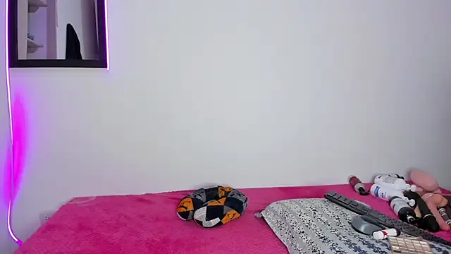 MELINAMARTINS online show from 24, 3, 2026