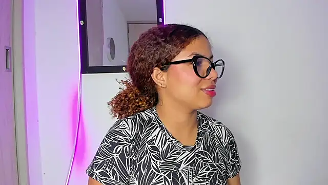 Snapshot of MELINAMARTINS chatting on 11, 6, 2026 MELINAMARTINS online show from 11, 6, 2026