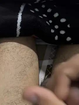 Snapshot of Hamza-Maroki chatting on 17, 2, 2025 Hamza-Maroki online show from 17, 2, 2025