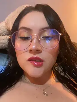 ValentinaOrtiz3 online show from 12, 10, 2025