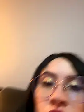 ValentinaOrtiz3 online show from 8, 11, 2025