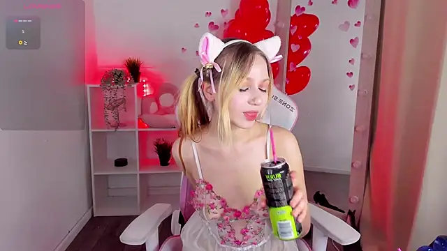 Snapshot of SweetieAngela chatting on 18, 2, 2025 SweetieAngela online show from 18, 2, 2025