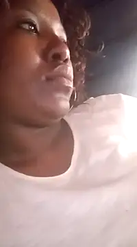 Snapshot of Coco_Nile chatting on 18, 2, 2025 Coco Nile online show from 18, 2, 2025