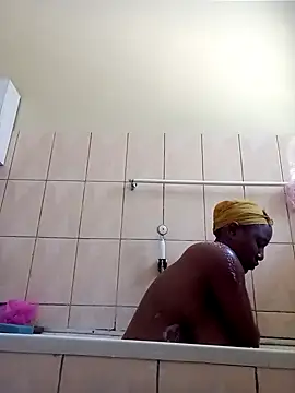 Snapshot of Coco_Nile chatting on 22, 10, 2025 Coco Nile online show from 22, 10, 2025