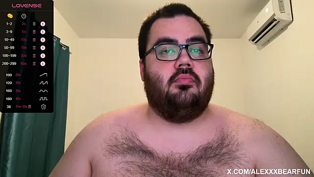 Snapshot of alexxxbear chatting on 17, 12, 2025 alexxxbear online show from 17, 12, 2025