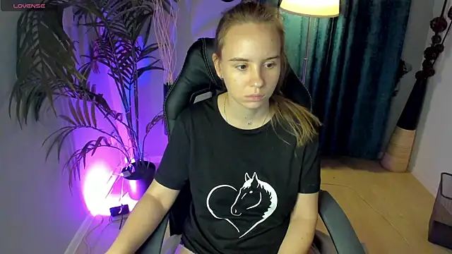 Lika 0ne online show from 5, 10, 2025