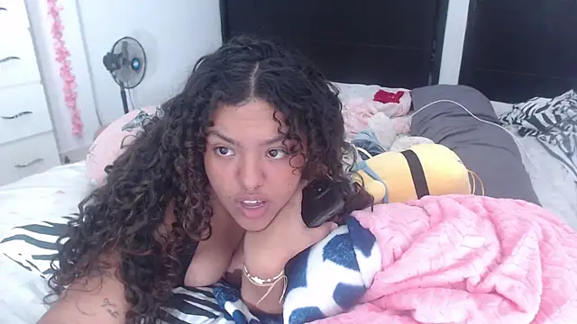 Snapshot of Anitta_bell chatting on 13, 2, 2025 Anitta bell online show from 13, 2, 2025