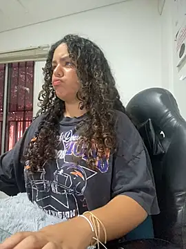 Snapshot of Anitta_bell chatting on 13, 2, 2025 Anitta bell online show from 13, 2, 2025