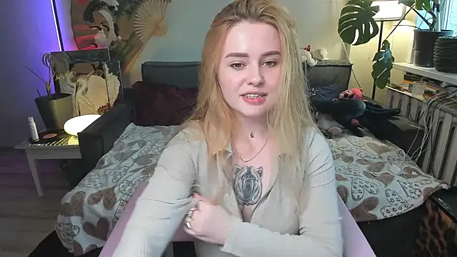 Alexa Pirs online show from 17, 4, 2026