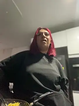 Snapshot of Scarlett-LS chatting on 12, 2, 2025 Scarlett-LS online show from 12, 2, 2025